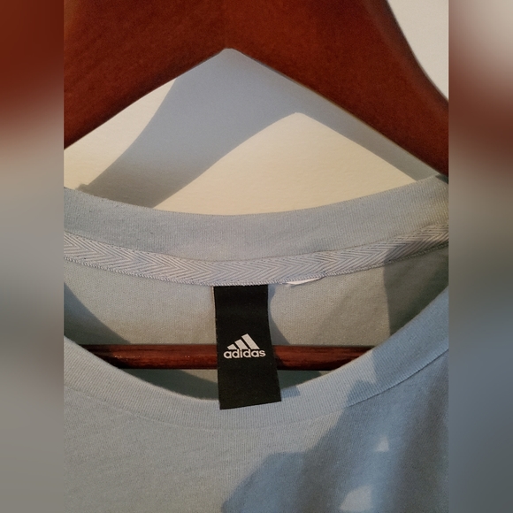 ADIDAS workout shirt - Picture 3 of 3